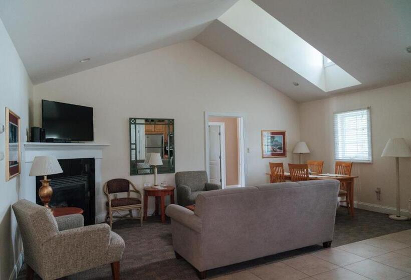 Дом 2 Спальни, Skaneateles Suites