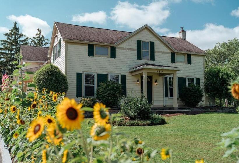 Дом 1 Спальня, Skaneateles Suites
