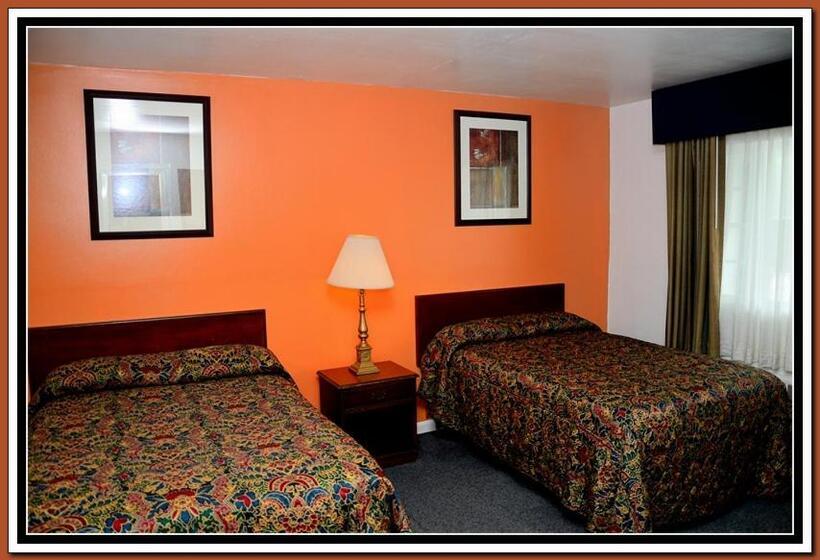 Номер Стандарт 2 Двуспальные Кровати, The Cardinal Inn