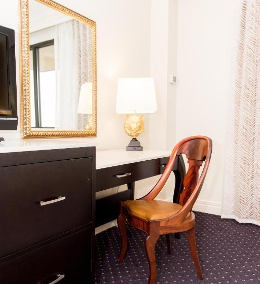 스탠다드 룸 킹사이즈 침대, The Cook Hotel And Conference Center At Lsu