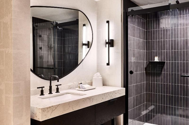 Люкс Кровать Кинг, Renaissance Phoenix Glendale Hotel & Spa