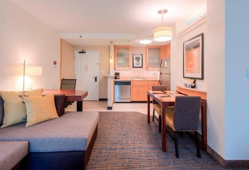 Люкс Адаптированный для Инвалидов, Residence Inn By Marriott Chapel Hill
