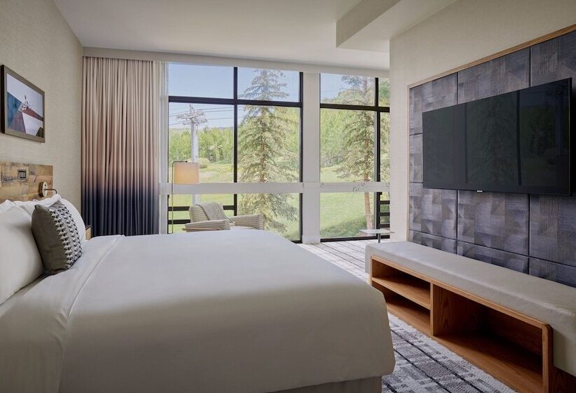 Люкс Премиум, Viewline Resort Snowmass, Autograph Collection