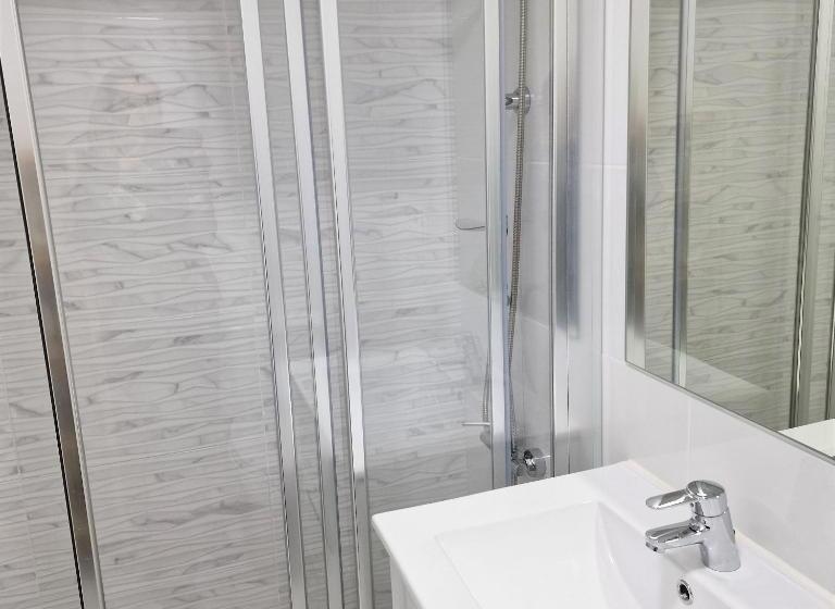 Апартаменты 2 Спальни, Hostal Alba