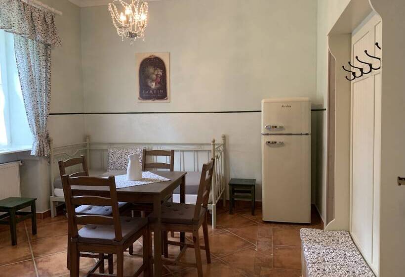 Апартаменты 1 Спальня с Балконом, Pension Amadeus & Apartments