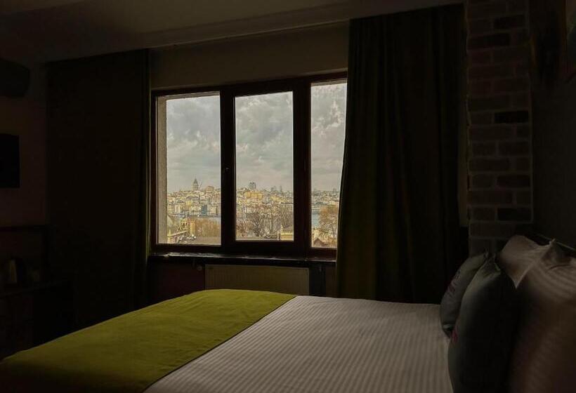 اتاق لوکس با چشم‌انداز دریا, Ethnica Hotel Old City