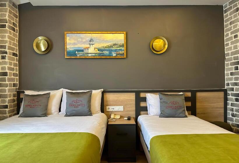اتاق لوکس با چشم‌انداز دریا, Ethnica Hotel Old City