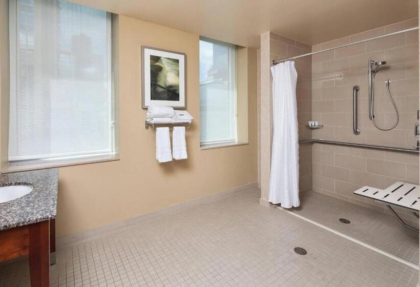 스위트 킹사이즈 침대, The Westin Minneapolis