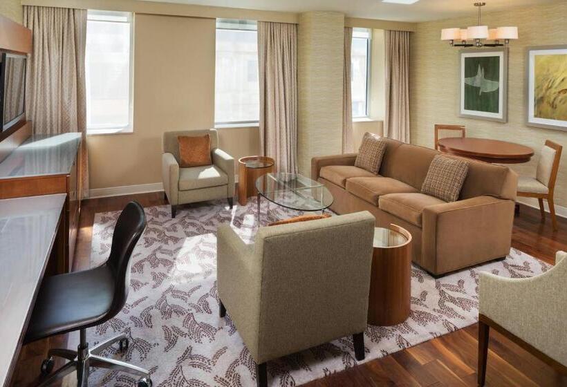 스위트 킹사이즈 침대, The Westin Minneapolis