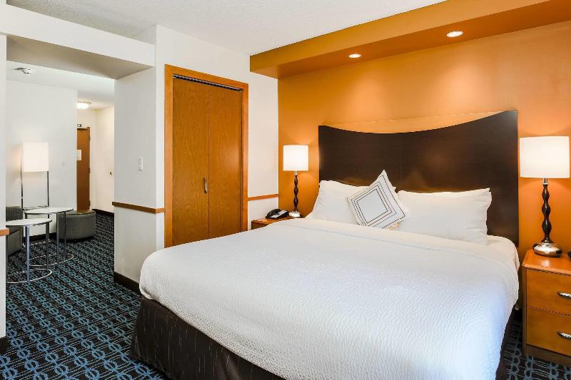 스탠다드 스튜디오 킹침대, Fairfield By Marriott Wilkes Barre