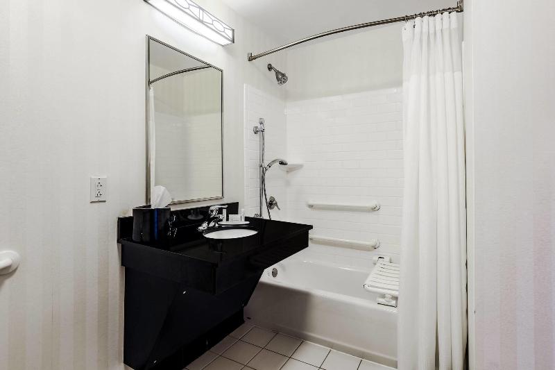 스탠다드 룸 킹사이즈 침대, Fairfield By Marriott Wilkes Barre