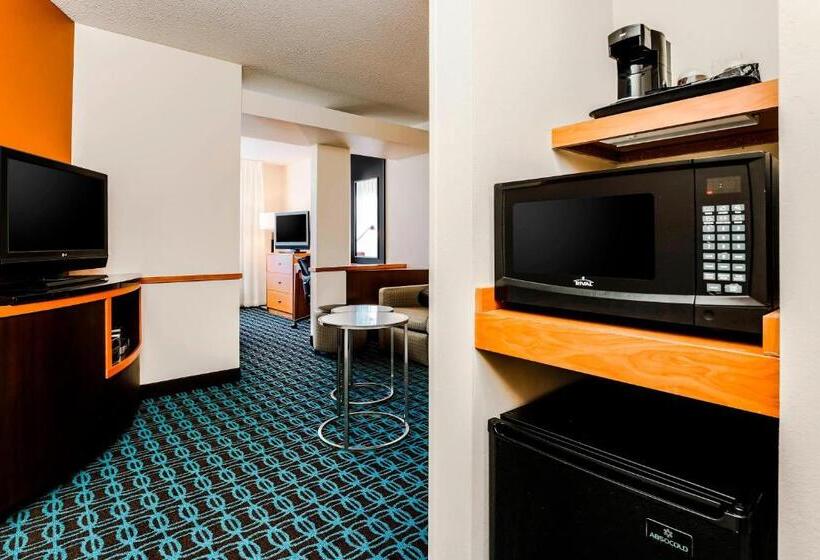 스탠다드 스튜디오 킹침대, Fairfield By Marriott Wilkes Barre