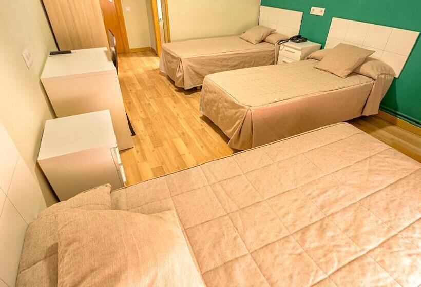 Номер Стандарт Трехместный, Hostal Real Aranjuez