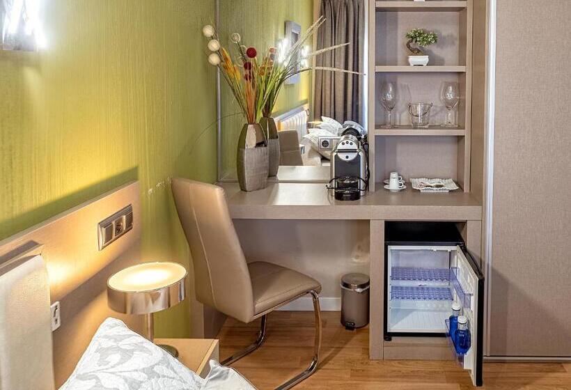 Полулюкс, Hostal Real Aranjuez