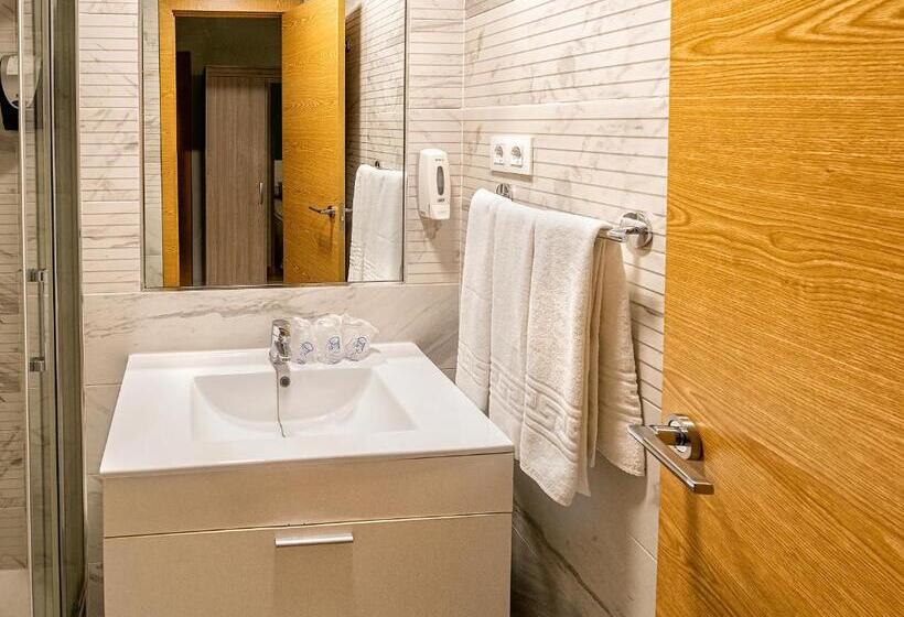 Номер Стандарт Трехместный, Hostal Real Aranjuez