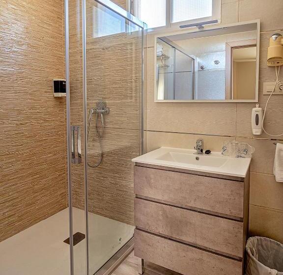Номер Стандарт Трехместный, Hostal Real Aranjuez