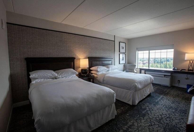 Номер Клуб, Sheraton Chicago Northbrook