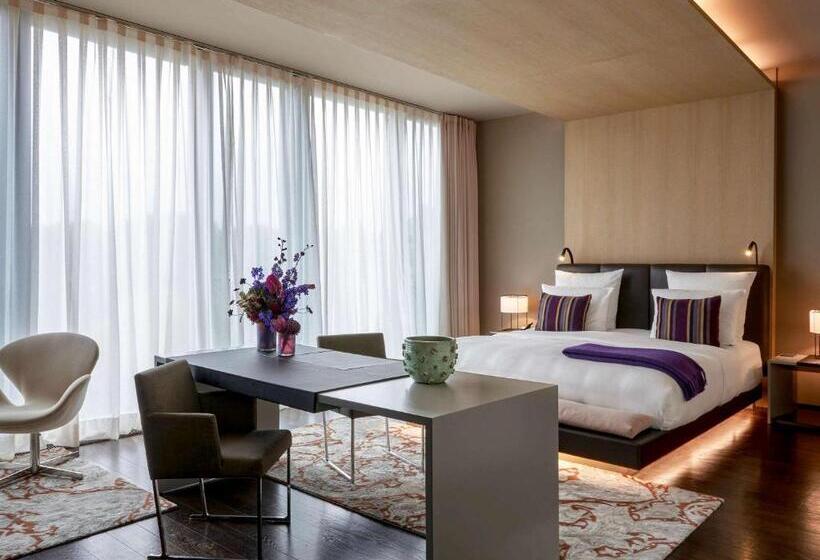 سوئیت با تخت بزرگ, SO/ Berlin Das Stue