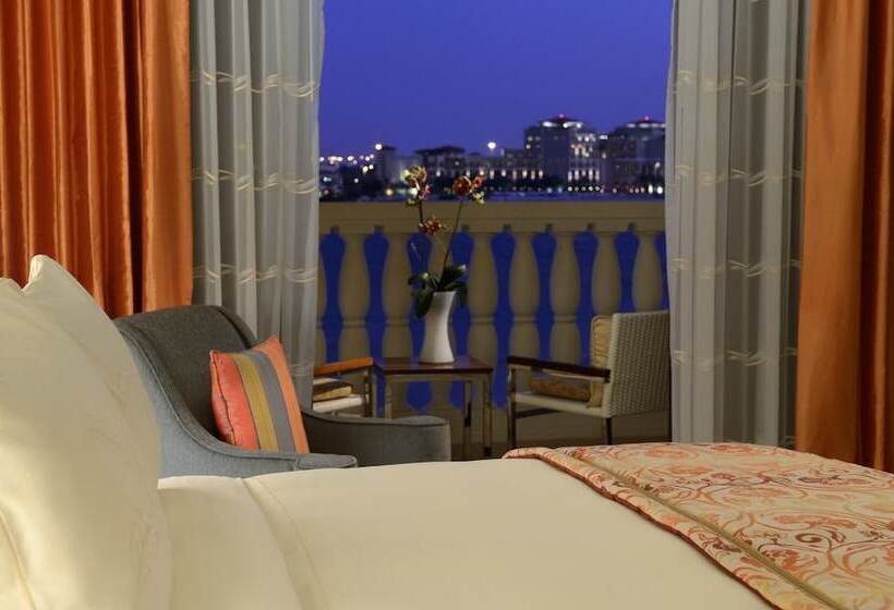 Номер Стандарт, The Ritzcarlton Abu Dhabi  Grand Canal