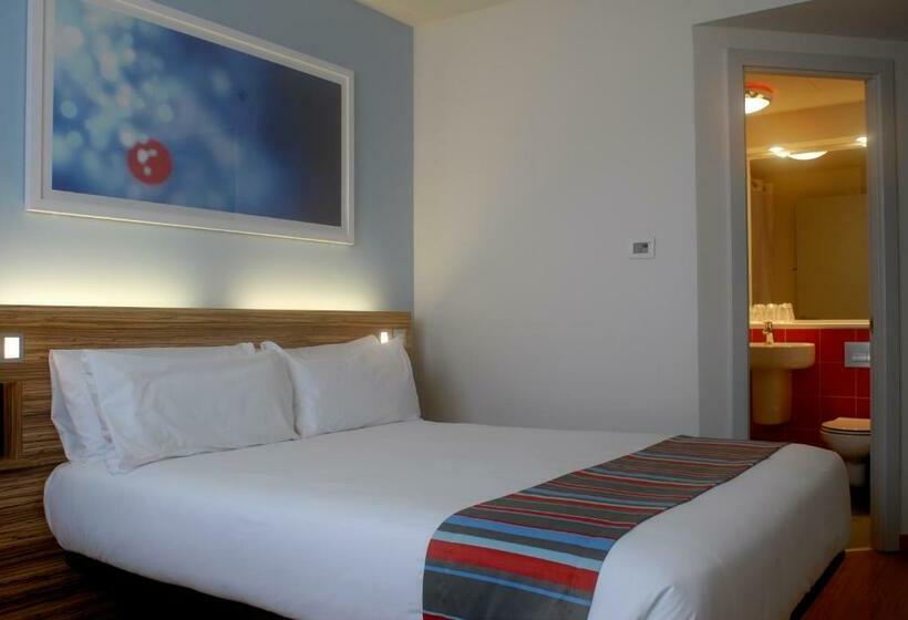 Номер Стандарт, Travelodge Barcelona Poblenou
