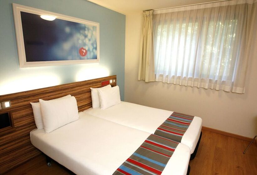 Номер Стандарт, Travelodge Barcelona Poblenou