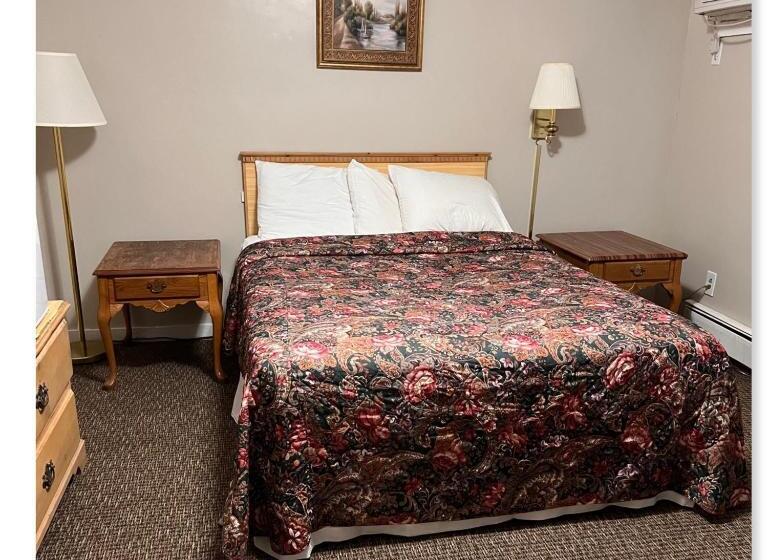 スタンダードシングルルーム, Oswego Inn