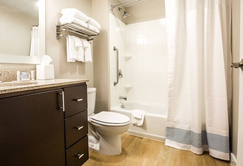 Люкс Семейный 2 Спальни, Towneplace Suites By Marriott Gilford