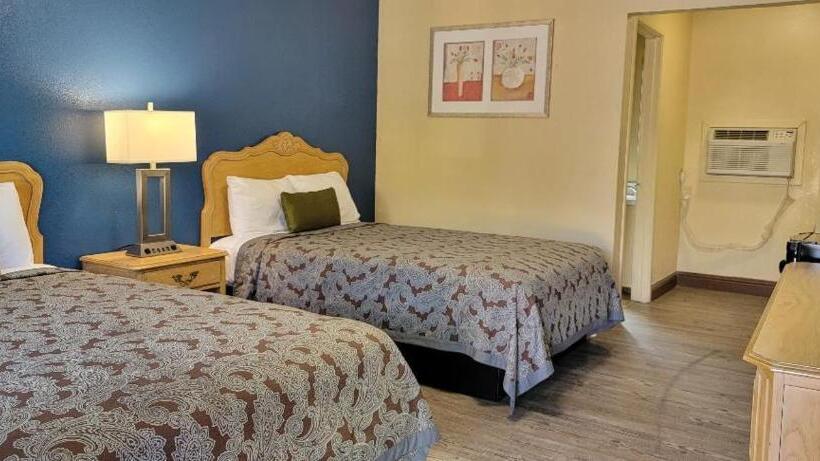 Номер Стандарт 2 Двуспальные Кровати, Lakeview Inn Lucerne