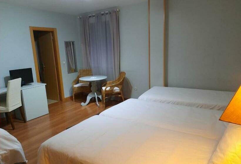 اتاق استاندارد چهار تخته, Santana Hotel Restaurante