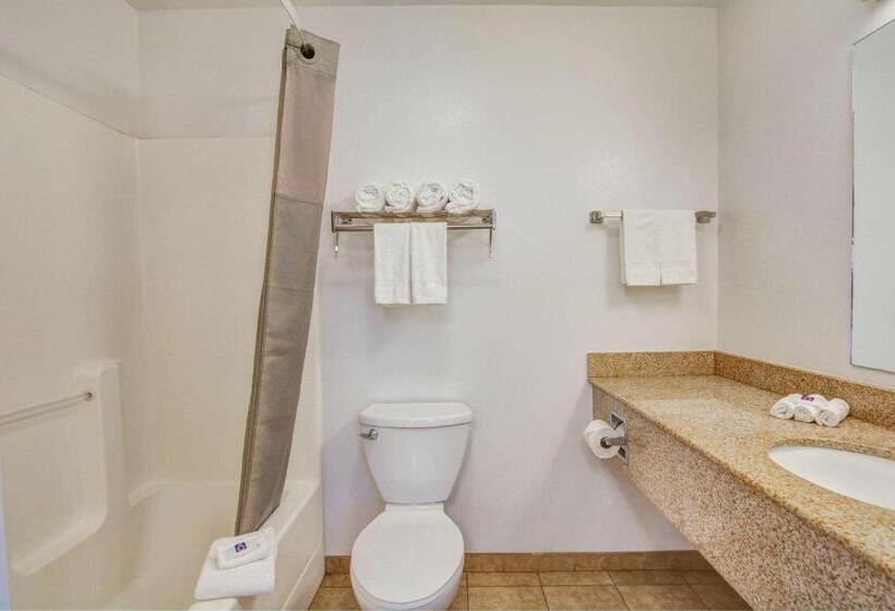 Четырехместный Номер Стандарт, Studio 6 Opelika, Al   Auburn Al