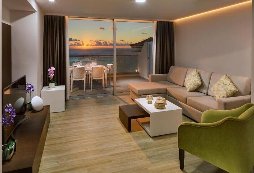 Апартаменты Deluxe 3 Спальни Вид на Море, Royal Sun Resort