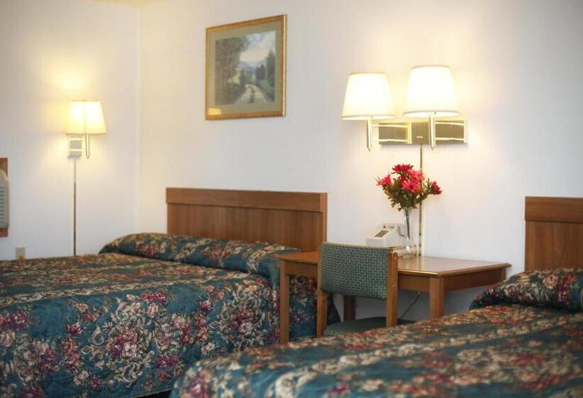 Семейный Номер, Travelier Motel   Macon