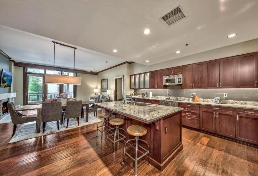 带2个卧室的公寓, Constellation Residences