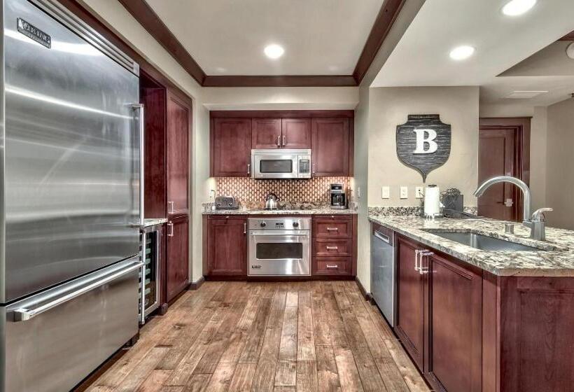 带3个卧室的公寓, Constellation Residences