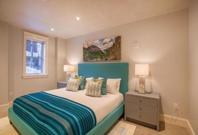 דירת חדר, The Auberge Residences At Element 52