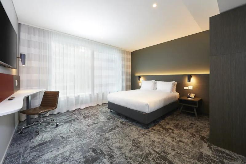 장애인을 위한 퀸사이즈 스탠다드 룸, Holiday Inn Express Melbourne Little Collins, An Ihg