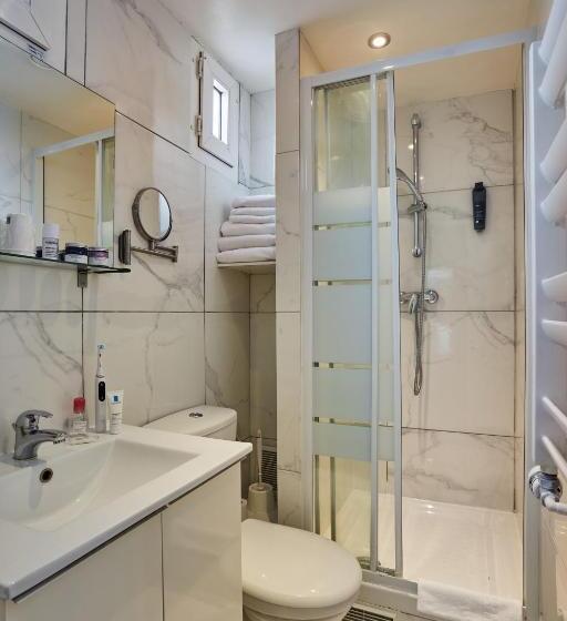 اتاق استاندارد سه نفره, Huni Hôtel