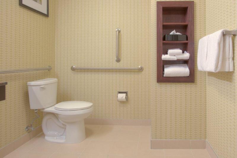 适合残疾人士使用的套间, Holiday Inn Express & Suites Tacoma Downtown, An Ihg