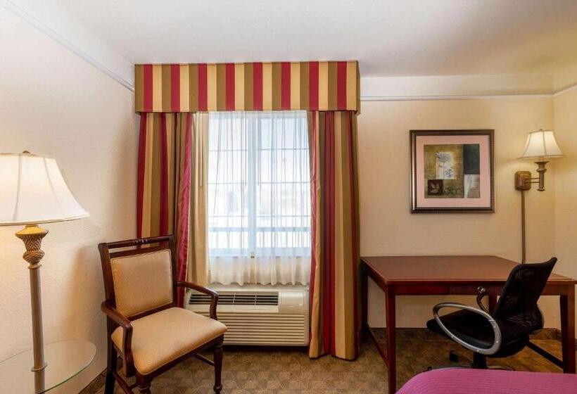 Номер Executive Кровать Кинг, La Quinta By Wyndham Dodge City