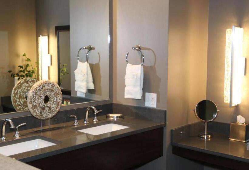 Люкс Superior, Little Creek Casino Resort