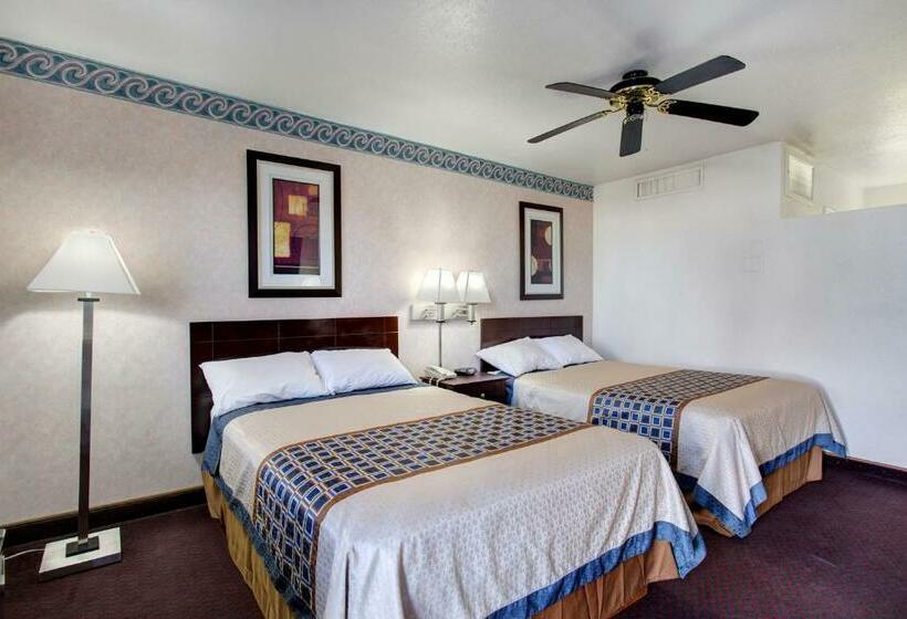 带2个双人床的标准工作室, Carlsbad Inn , New Mexico