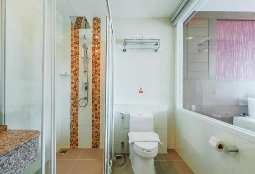 디럭스 스위트, Elite Suites Patong