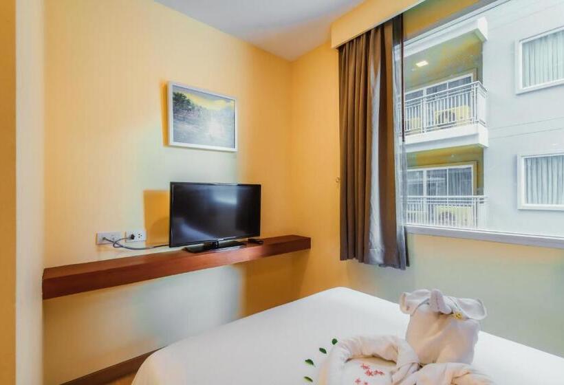 패밀리 스위트, Elite Suites Patong
