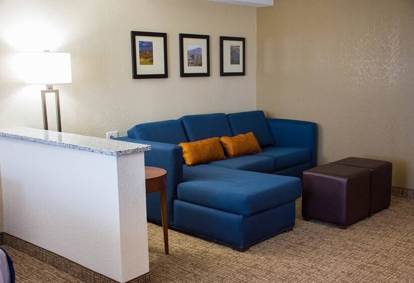 Люкс, Comfort Suites El Paso Airport