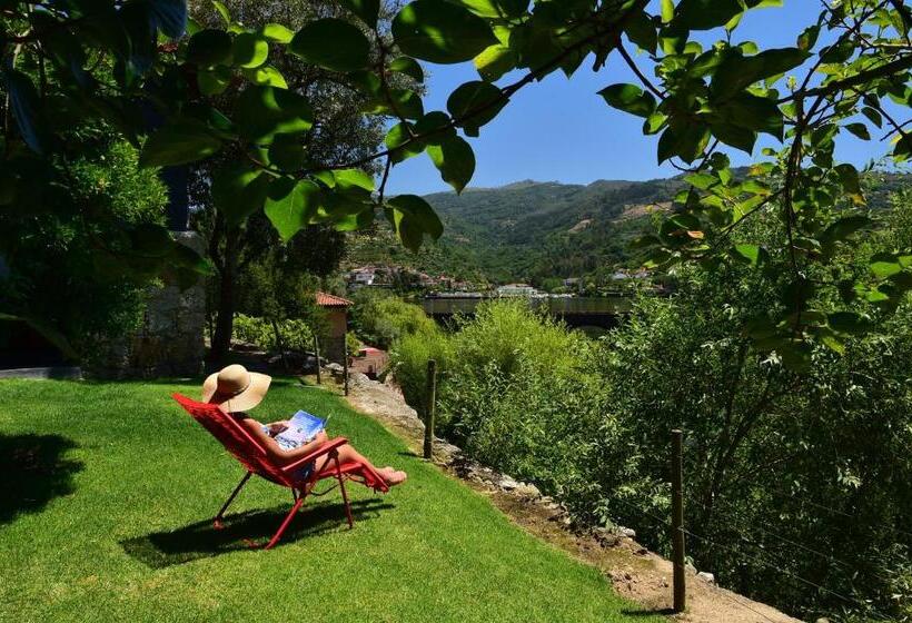 شقة 3 غرف, Casas De Pousadouro