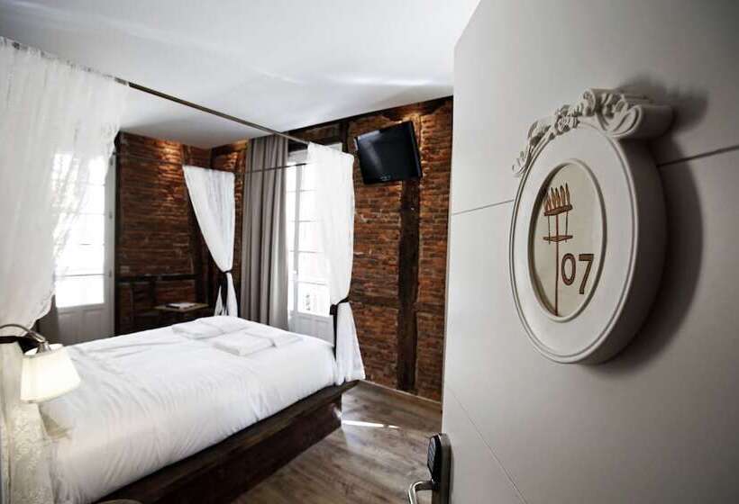 اتاق استاندارد سه نفره, Pension Basque Boutique