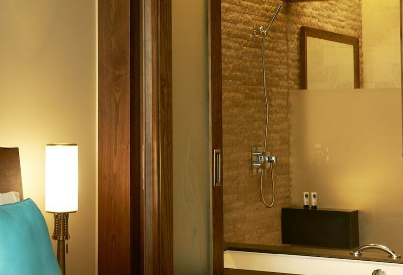 Номер Deluxe с Видом, Sofitel Dubai The Palm Resort & Spa