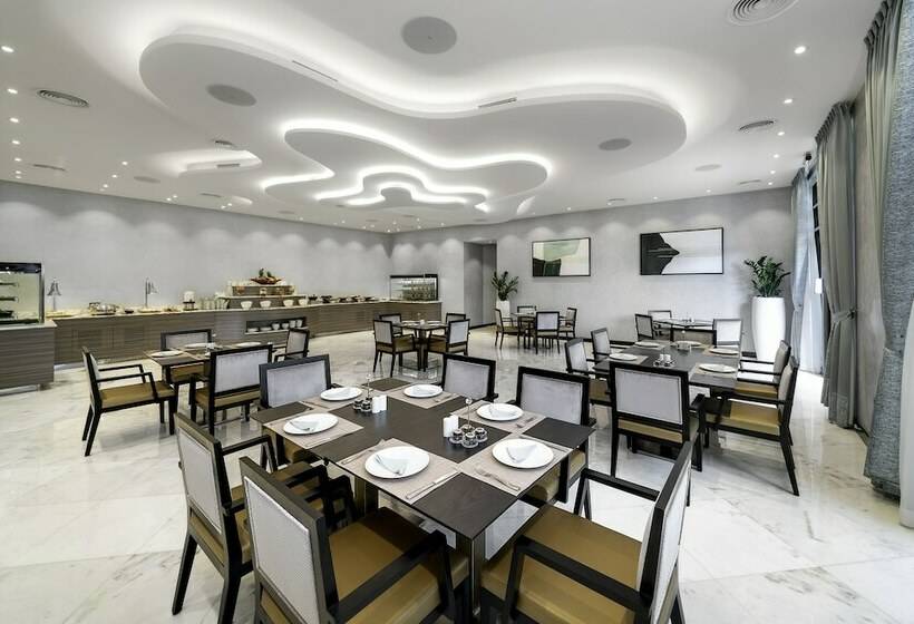 Полулюкс Клуб, Sofitel Dubai The Palm Resort & Spa