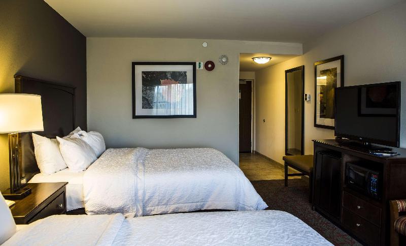 Номер Стандарт Вид на Озеро, Hampton Inn & Suites Lake Placid