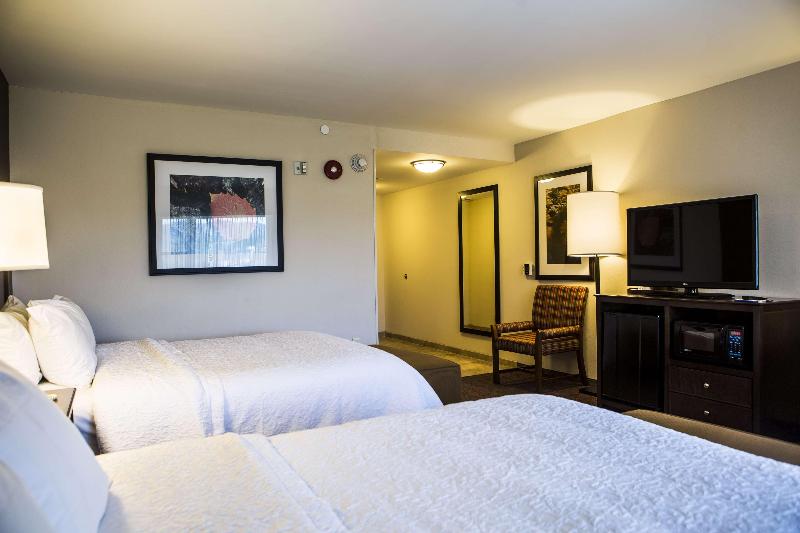 Номер Стандарт Вид на Озеро, Hampton Inn & Suites Lake Placid
